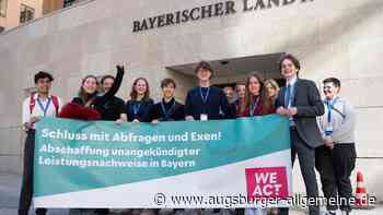 Fast 55.000 Unterschriften gegen Exen in bayerischen Schulen übergeben