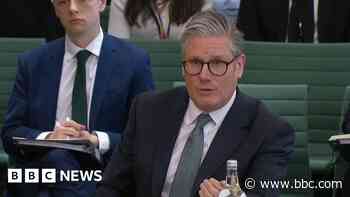 Starmer criticises watchdog's benefits forecasts