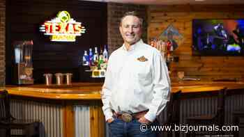Here's how much Texas Roadhouse's top execs made last year