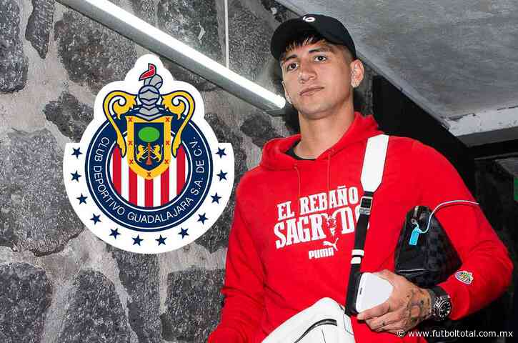 Alan Pulido en la mira; se fue de fiesta tras la derrota de Chivas