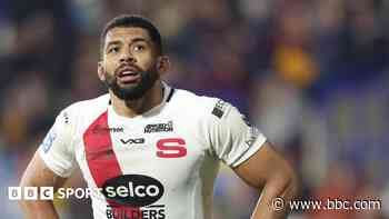 Leeds re-sign former captain Watkins from Salford