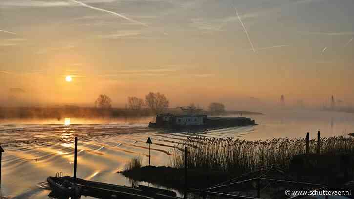 Aan de reis: laagwater houdt schepen bezig
