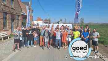 Feestcomité van Opleeuwstraat in Borgloon organiseert barbecue voor werkmannen