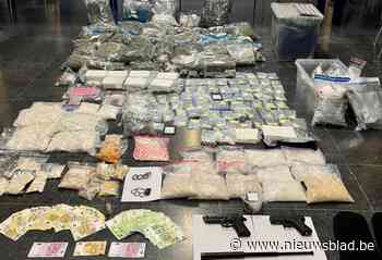 Bijna één miljoen euro aan drugs in beslag genomen bij huiszoeking in Gent: twee verdachten opgepakt