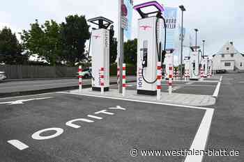 Seit drei Wochen: Dunkle Bildschirme am Ionity-Ladepark in Paderborn