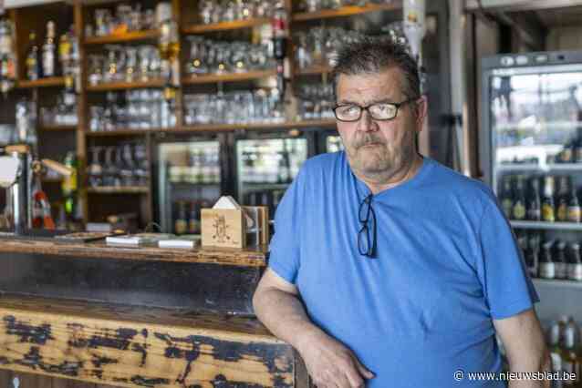 Pascal (56) heropent dorpscafé, waar pintjes nog 1,80 euro kosten: “Ik wil mensen samenbrengen in nostalgische sfeer van bruin café”