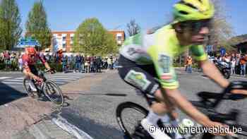 Kempense wielerfans verzamelen in Hoogstraten voor doortocht Scheldeprijs: “Ik heb geen enkele renner herkend”