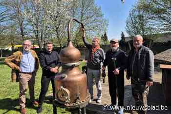 Oud distilleertoestel van brouwerij Hougardia keert na 100 jaar naar gemeentehuis: “Enige grote object van drankenindustrie in Hoegaarden dat nog overblijft”