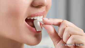 Bindet Erreger im Mund: Antiviraler Kaugummi soll vor Grippe und Herpes schützen