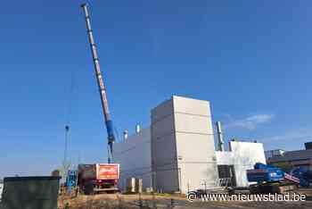 Buurtbewoners niet te spreken over gebouw in nieuwe woonwijk: “Zo’n betonblok hoort hier niet thuis”