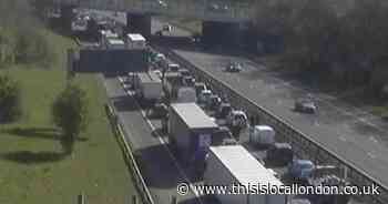 Lorry overturns in 'serious' M1 crash causing MAJOR delays