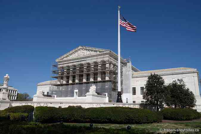 Trump administration asks Supreme Court to oust board members fired by president while case goes on