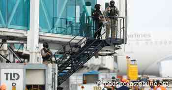 Judges move to stop deportation of Venezuelans in Texas, New York