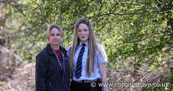 County Durham Mum refuses to send daughter to school over skirt row after knee surgery