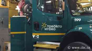 Power restored after afternoon outage in downtown Toronto, say utility providers