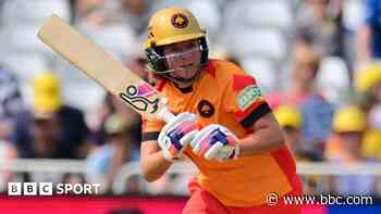 Bears Women sign batter Kalis on loan