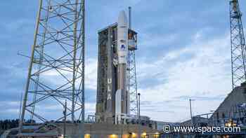 Watch Atlas V rocket launch 1st big batch of Amazon's Project Kuiper internet satellites