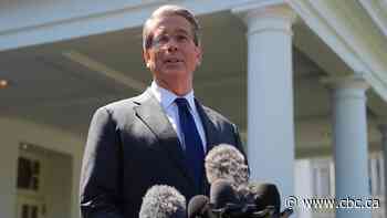 Trump official creates confusion by saying Canadian goods would face 10% tariff