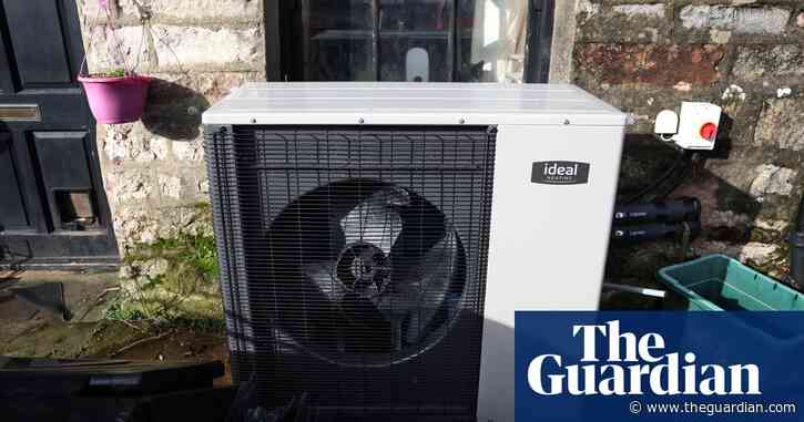 Gas boiler fittings outnumbered heat pumps by 15 to one in UK last year – report