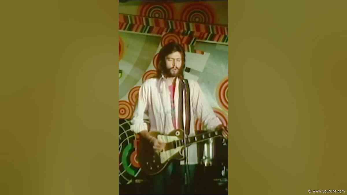 No matter the year the Bee Gees always brought the energy 🕺 #JiveTalkin #beegees