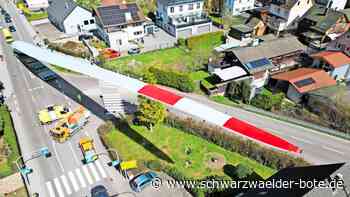 Probleme beim Abladen: Heute kein Windrad-Transport durch Höfen und Calmbach