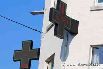 Een rood kruis in plaats van een groen: aan deze apotheek kan je vanaf nu zien hoe het gesteld is met de bloedvoorraad