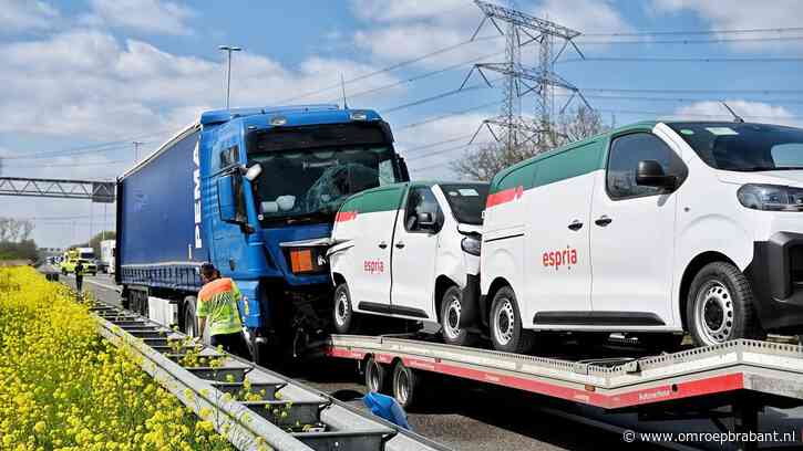 Twee ongelukken met vrachtwagens op A58: flinke file in beide richtingen