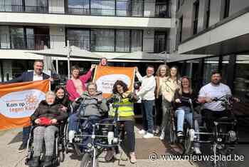 ‘Zilveren peloton’ fietst mee voor Kom op tegen Kanker