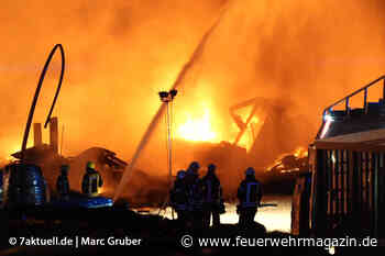 Über 300 Einsatzkräfte kämpfen gegen Flammenmeer