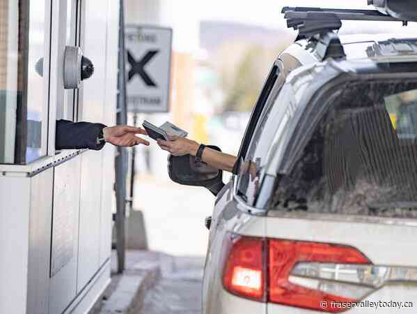 Statistics Canada data shows drop in Canadians making return trips from U.S.