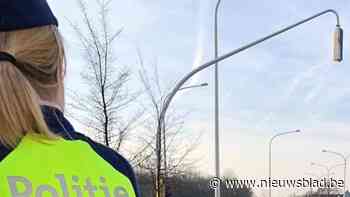 Dertienjarige vlucht voor Antwerpse politie en gooit vuurwerk weg