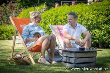 Zin in een drankje in de zon? Deze 19 zomerbars klappen nu al de strandstoelen uit