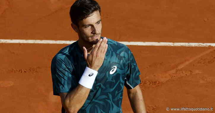 Berrettini sotterrato dai suoi errori, ma questo Musetti è solido e attento: da Montecarlo parte l’assalto alla Top 10