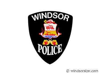 Windsor police arrest suspect after mall security guards threatened with knife