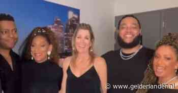 De grote, goudkleurige oorbellen van koningin Máxima waren niet te missen