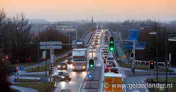 Lange files op N233 bij Rhenen na ongeval