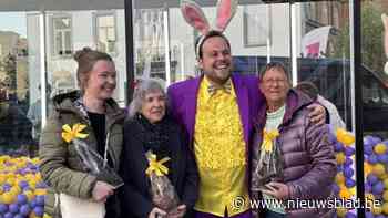 Iedereen Beroemd strijkt neer met paasballenbad in Mol: “Een echte conditietraining”