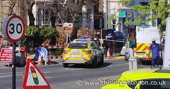 RECAP as main road through South Norwood closed both ways in crash