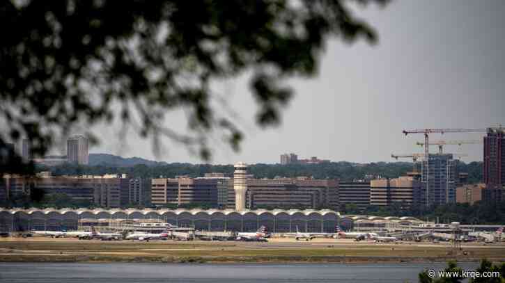 Lawmakers say airplanes bumped each other on runway at Reagan National
