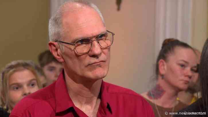 John wordt bedreigd met cobra's door 'pakjesdief' in Mr. Frank Visser doet uitspraak