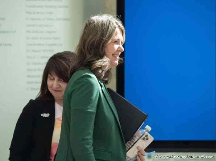 New Alberta acute care funding model introduces competition into surgery budgets