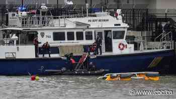 6 dead after helicopter crashes in the Hudson River off Manhattan