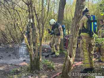 Kleine brand achter leegstaande boerderij in Peize