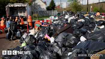 Union bosses held up Birmingham bin deal, BBC told