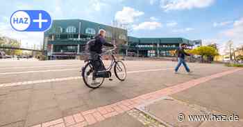 Trotz Klimawandels: Vorplatz der Unimensa in Hannover ist weitgehend versiegelt