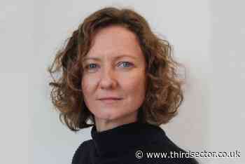 Leader of charity connected to The Guardian to step down