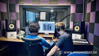 Jongeren die in De Markt in Mol verblijven nemen muziek op met River Side Studio: “We geven jongeren hoop, een stem”