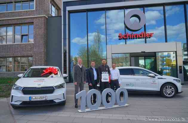 Škoda übergibt den 1.000sten elektrischen Enyaq an Firmenwagenflotte von Schindler Deutschland