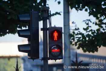 Verstrooidheid komt vrouw duur te staan voor politierechter: “Verkeerslicht stond al lang op rood”