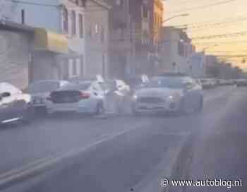 Video: BMW M4 raakt politieauto